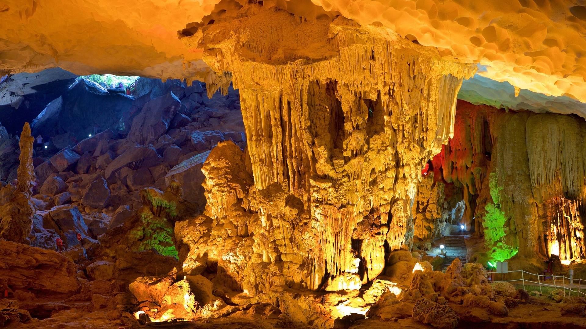 Explore the beauty and mystery of Hang Sung Sot Cave in Halong Bay Vietnam
