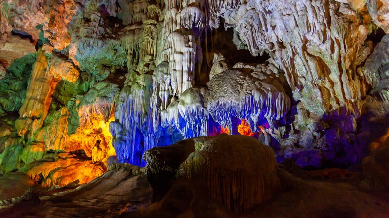 Get lost in the beauty of Halong Bay. Take a plunge into the majestic Thien Cung Cave and explore the wonders of nature