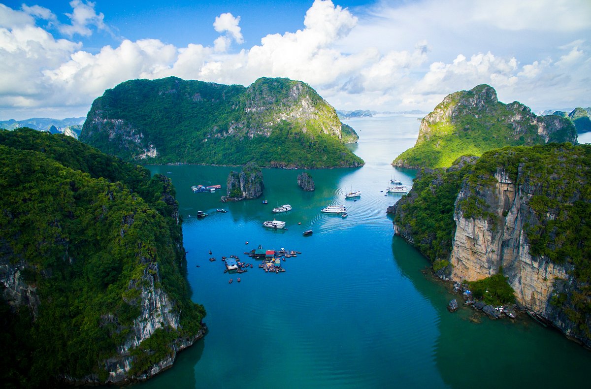 Bai Tu Long Bay - vietnam travel