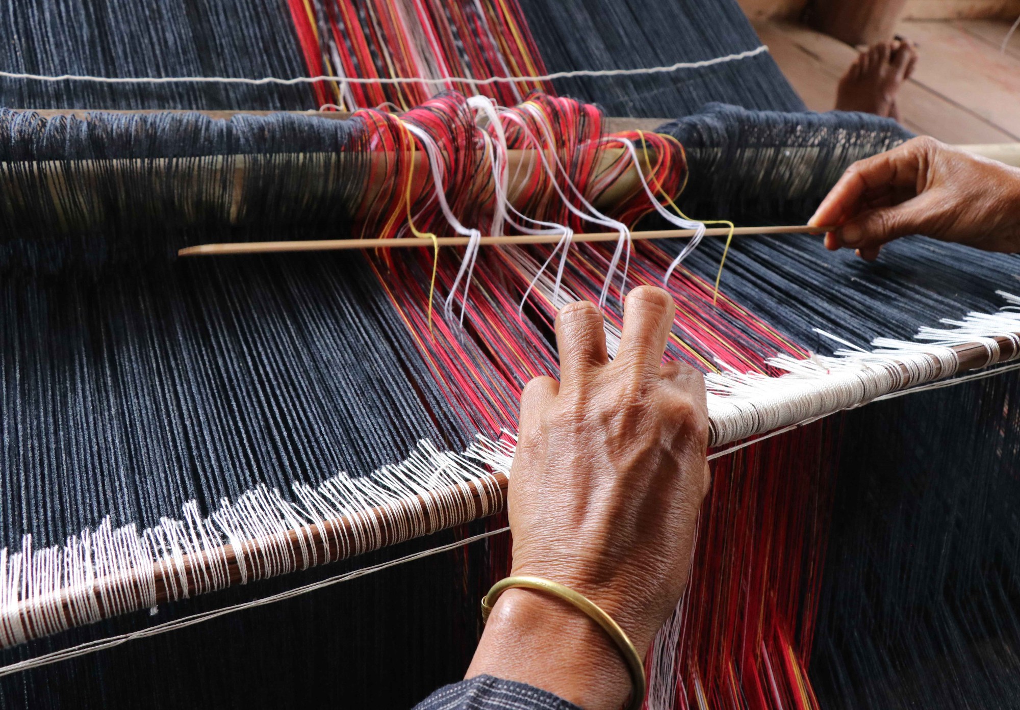 Explore the hills of Sapa and experience its unique handicrafts