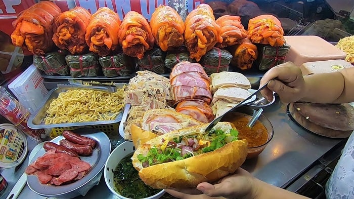 Get ready to take your taste buds for a journey, Dive into this delicious Vietnamese sandwich and explore the flavors of an unforgettable culinary experience - ho chi minh food tour