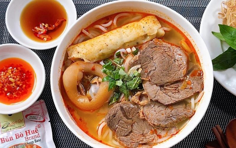 Let your taste buds go on an adventure and explore the incredible flavors of Vietnamese cuisine - vietnam tourist