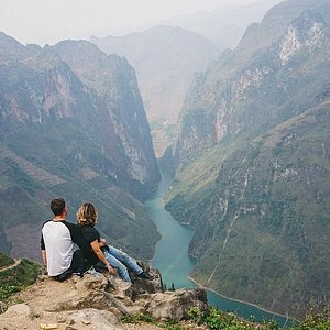 Have you ever felt like you are stepped into a fairytale, This majestic mountain pass known as Quan Ba Heaven Gate is something out of a storybook. Make your dreams come true with an unforgettable journey to Ha Giang