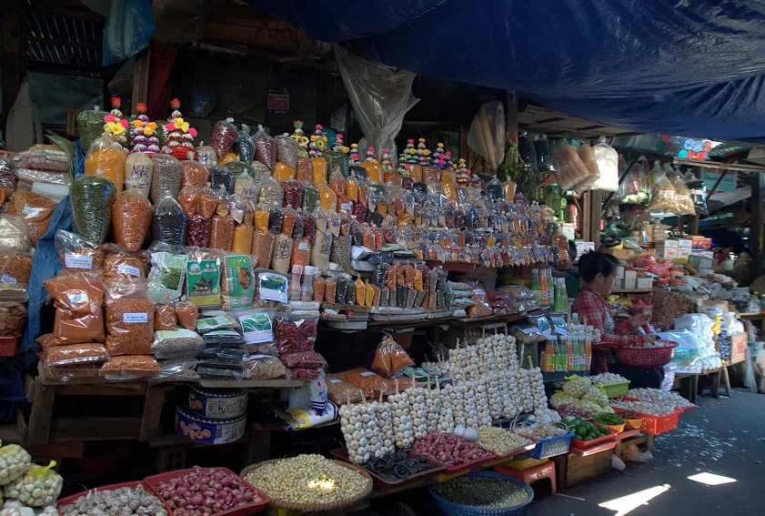 Take your taste buds on the adventure of a lifetime at Dam Market Nha Trang