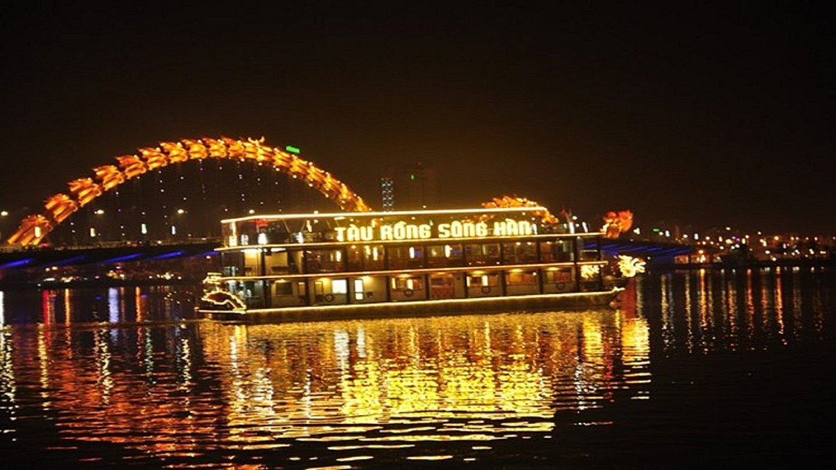 Dragon bridge and Han River Tour