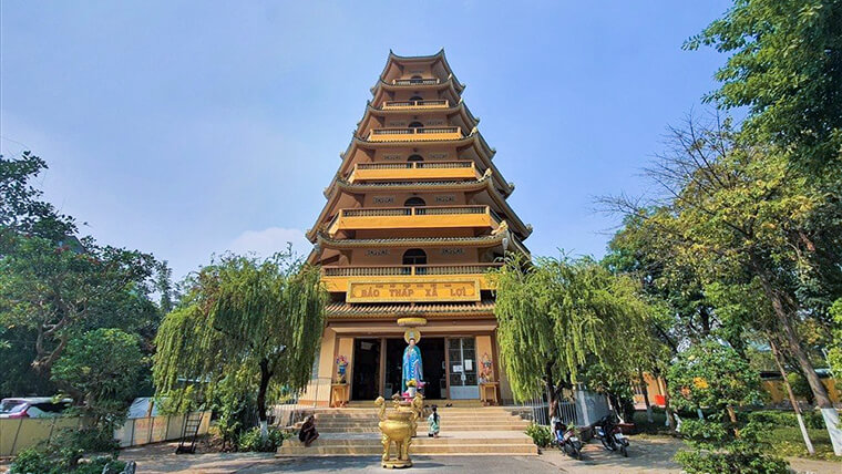 Journey through time and explore the breathtakingly beautiful Giac Lam Pagoda Ho Chi Minh