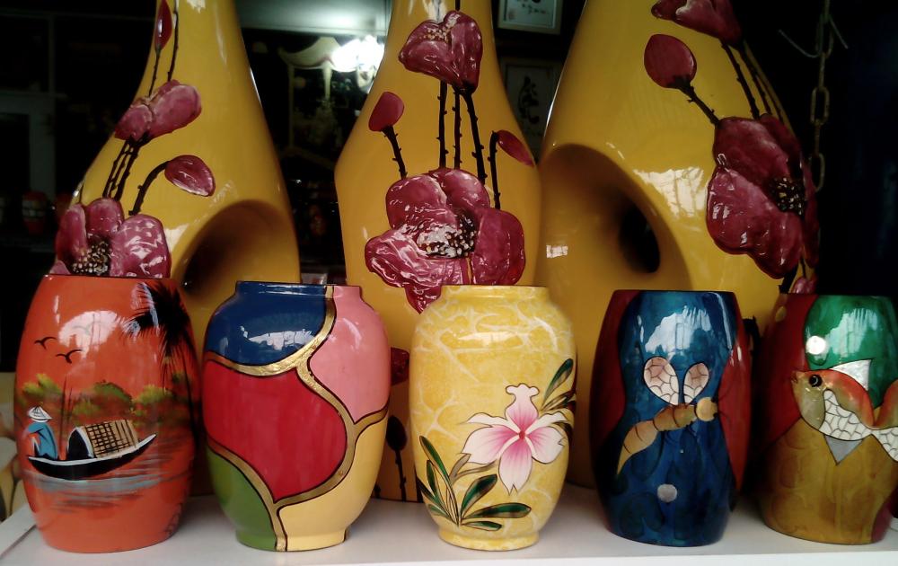 Experience the age-old art of lacquerwork in Ha Thai Lacquer Handicraft Village