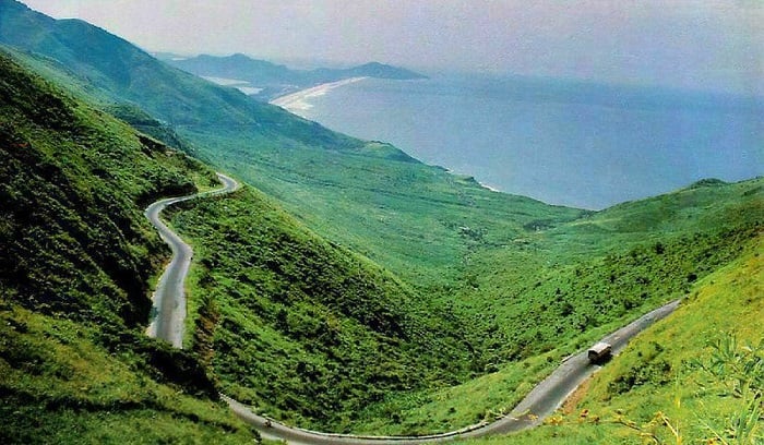 Hai Van Pass - the majestic mountains of Vietnam - ho chi minh to halong bay