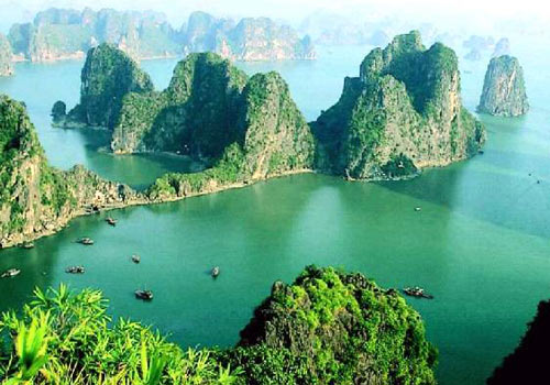 Immerse yourself in the beauty of Halong Bay and let its breathtaking views take your breath away