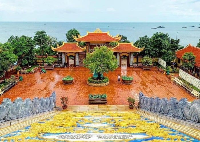 See the vistas the Ho Quoc Pagoda