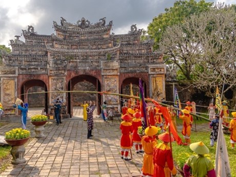 Discover the beauty and history of Vietnam - its filled with fascinating cultural heritage - vietnam guided tours