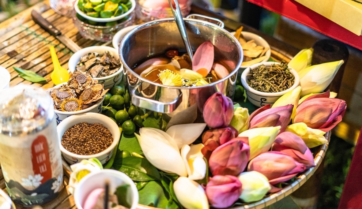 Taste the vibrant flavors of Hue mouthwatering local cuisine - hoi an to hue day trip