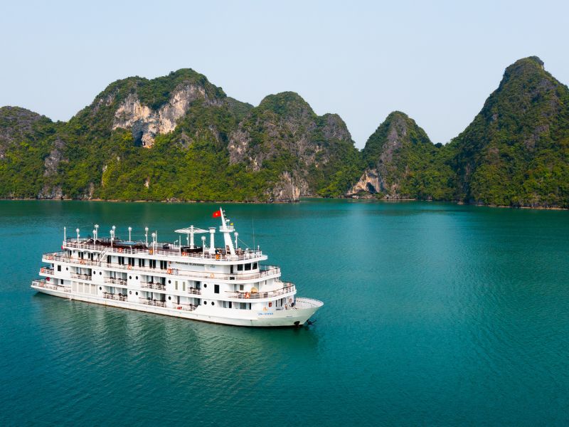 Ready to take the plunge, Unplug, bask in mother natures beauty - holiday deals to Vietnam
