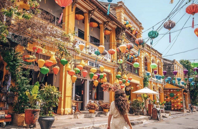 Take a journey and explore the timeless beauty of Hoi An