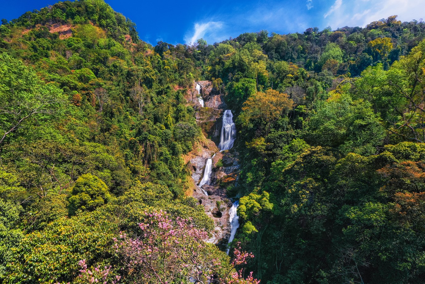 Kon Tum Waterfall