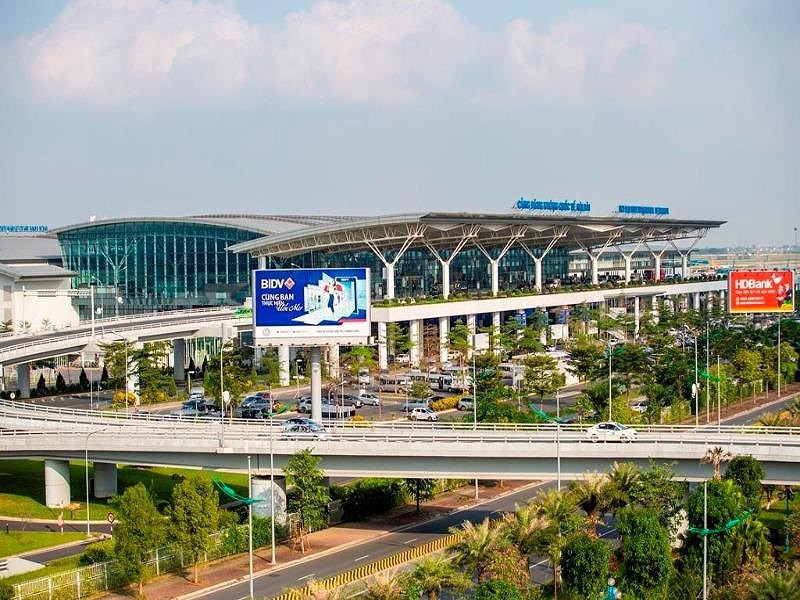 The runaways at Noi Bai International Airport are well-equipped to accommodate the growing demand for air travel in the region - airport hanoi vietnam
