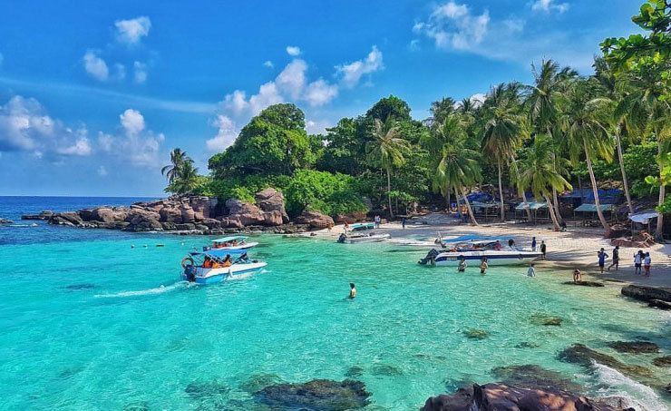 Unwind from the hustle and bustle of everyday life by taking a trip to the beautiful beaches of Phu Quoc Island