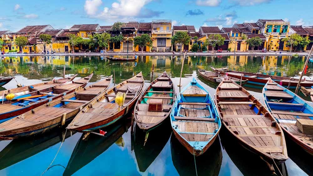 Witness the beauty of past and present collide in Hoi An Ancient Town - vietnam tourist sites