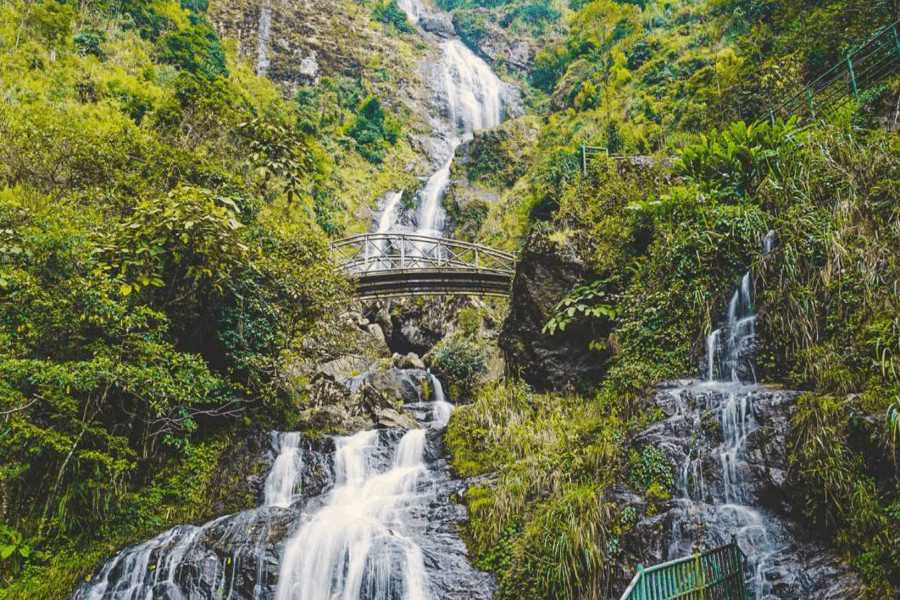 Go on an adventure to the beautiful Silver Waterfall in Sapa and let your inhibitions fall away