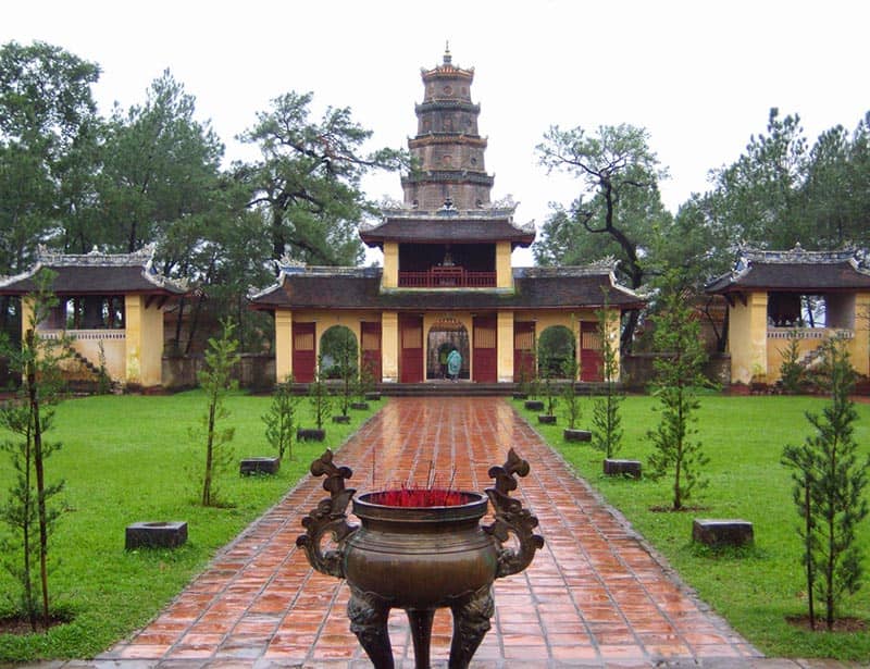 Get inspired and explore the beauty of Thien Mu Pagoda architecture and history