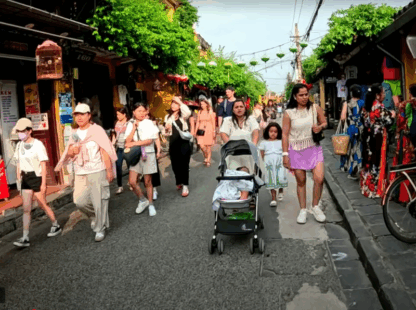 Walking Tour Hoian Ancient Town & Free On Beach
