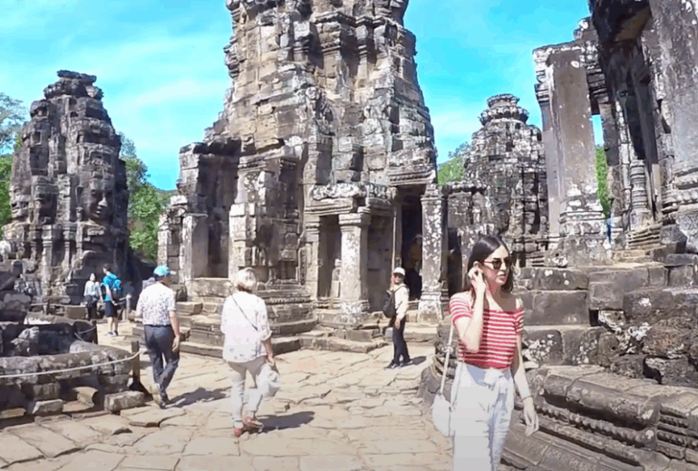 Siem Reap – Misty Angkor Temples