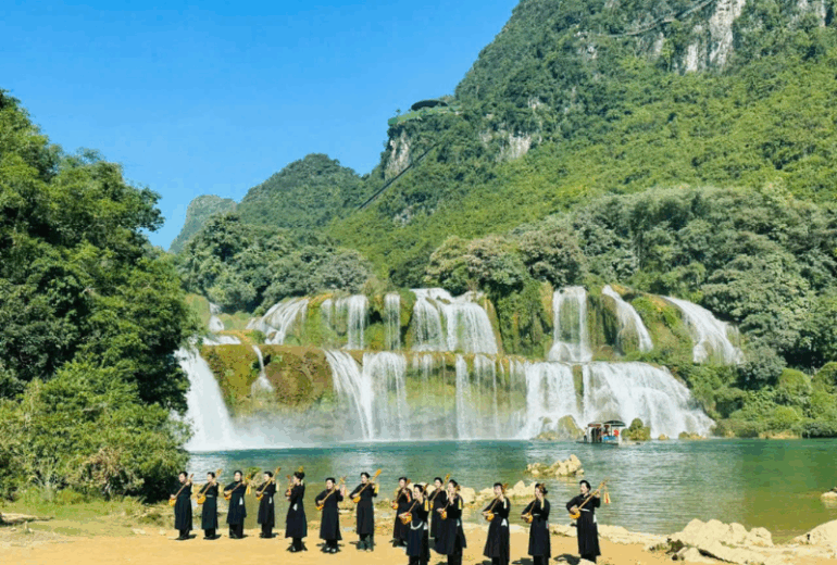 Ban Gioc Waterfall – Nguom Ngao Cave