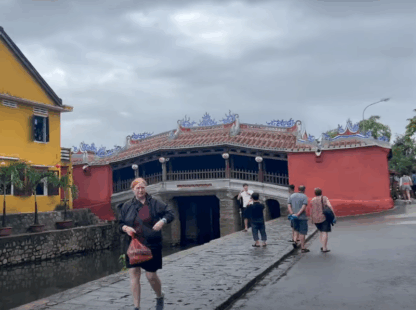 Discover the Enchanting Allure of Hoi An Beach