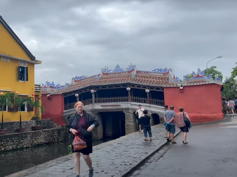 Discover the Enchanting Allure of Hoi An Beach