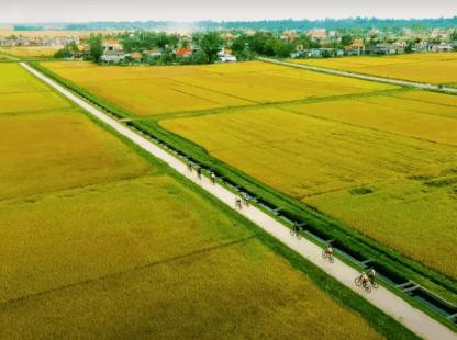 A Cycling Adventure in Hue – Exploring the Sights and Sounds of Vietnam on Two Wheels