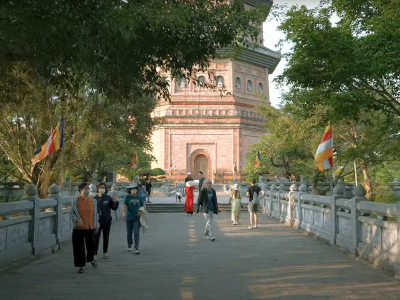 Exploring the Beauty of Ninh Binh and Tam Coc: A Must-Visit Destination in Vietnam