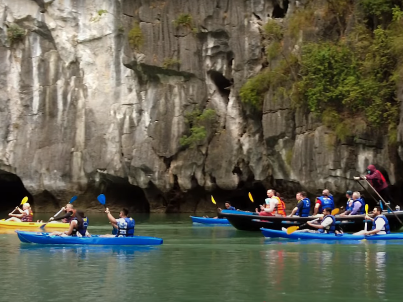 Seamless Cruise: Halong Bay to Da Nang – Fostering smooth travel experience from Halong Bay to Da Nang.