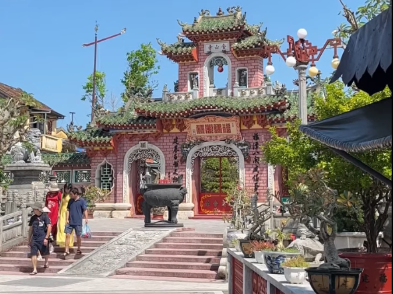Discover the Hidden Gem of Hoi An The Fujian Assembly Hall