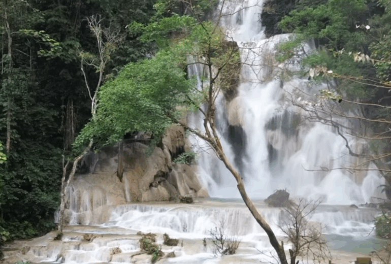 Luang Prabang – Alms Giving – Kuang Si Waterfall