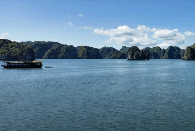 Lan Ha Bay – Hanoi – Departure