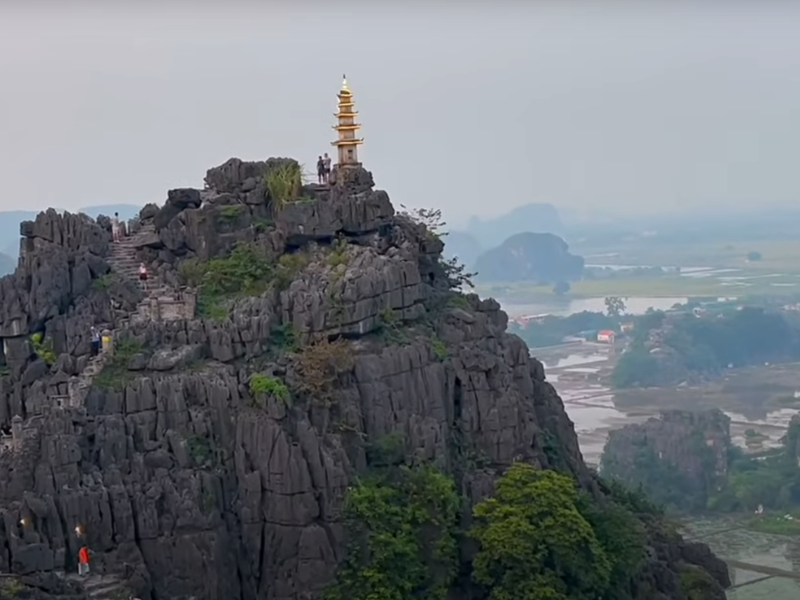 Vietnam Travel Guides: Unforgettable Mua Cave Tour in Vietnam