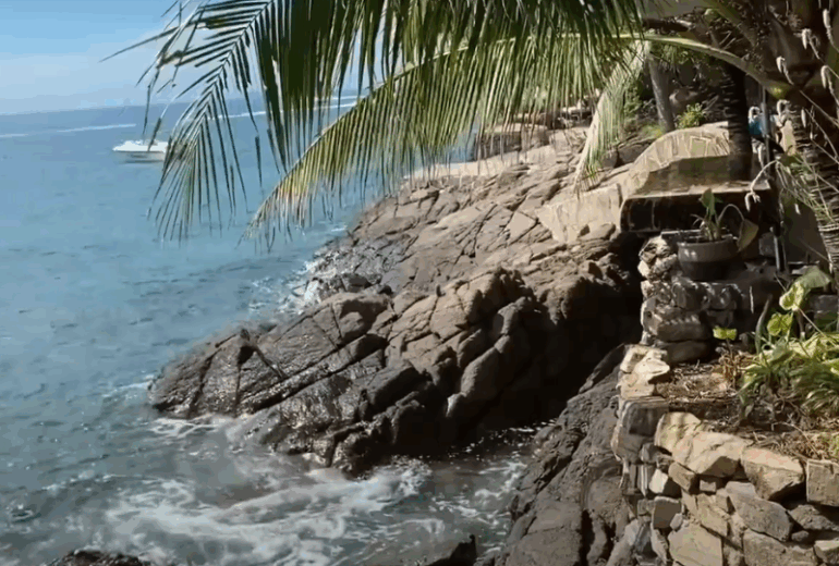 Nha Trang, free on beach