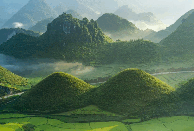 Quan Ba Heaven Gate – Quan Ba Twin Mountain – Transfer to Hanoi