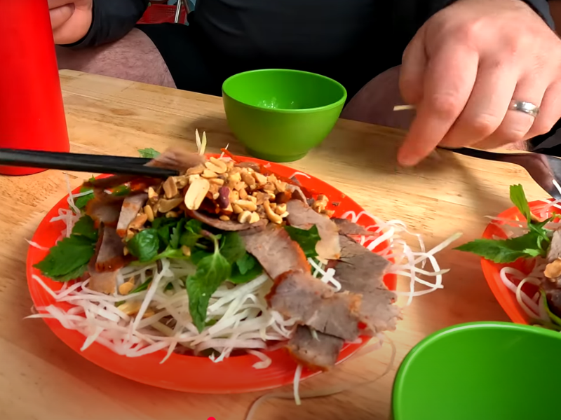 Street Food Tour Vietnam