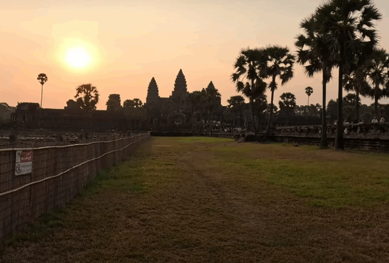 Unlock the Mysteries of Khmer Tempiles 3 Days / 2 Nights