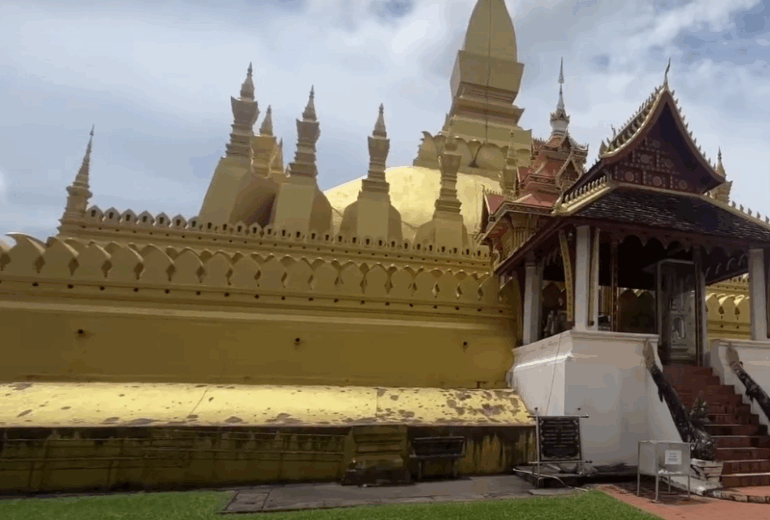 Discover the Enchantment of Laos 8 Days / 7 Nights