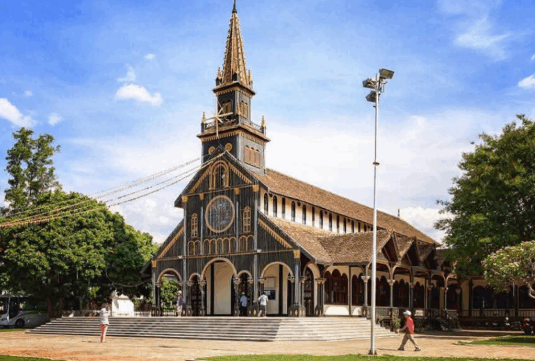 Kon Tum – Kon Ko Tu village