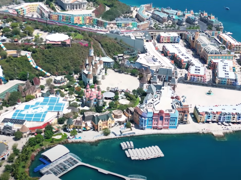 Vinpearl Nha Trang – Take a Dive in the Vibrant Waters of Vietnam’s Crown Jewel