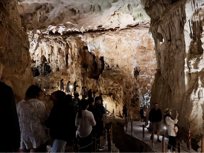 Halong Travel Guides: Discover Halong Bay Excursion Adventures