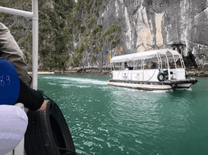 Halong Bay Cruise Tips: Essential advice for an unforgettable journey through the stunning bay.