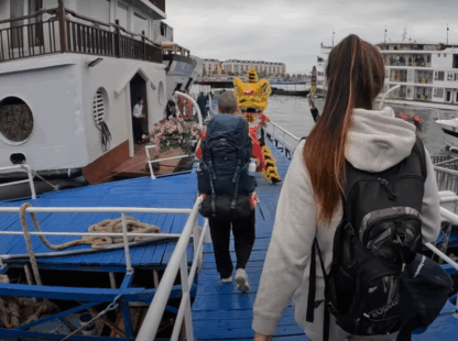 Halong Bay Day Tour: Spectacular Excursion from Hanoi!