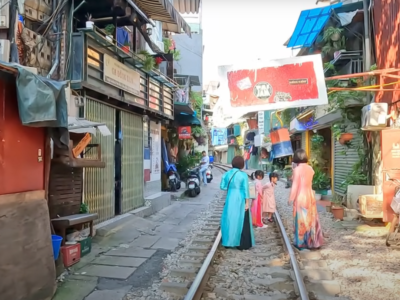 Determining the Optimal Time for a Memorable Visit to Hanoi, Vietnam