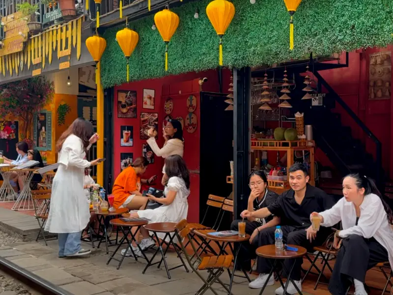 Hanoi’s Local Experience: Engaging with residents for an authentic taste of the city.