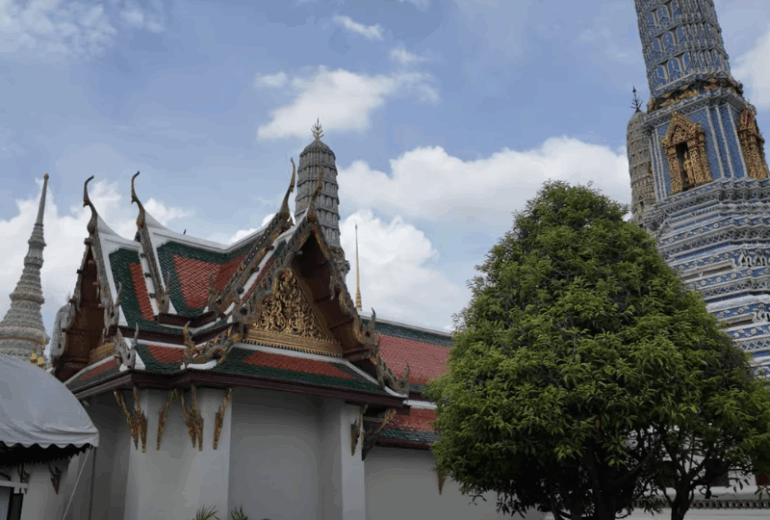 Visit the highlight attractions in Bangkok