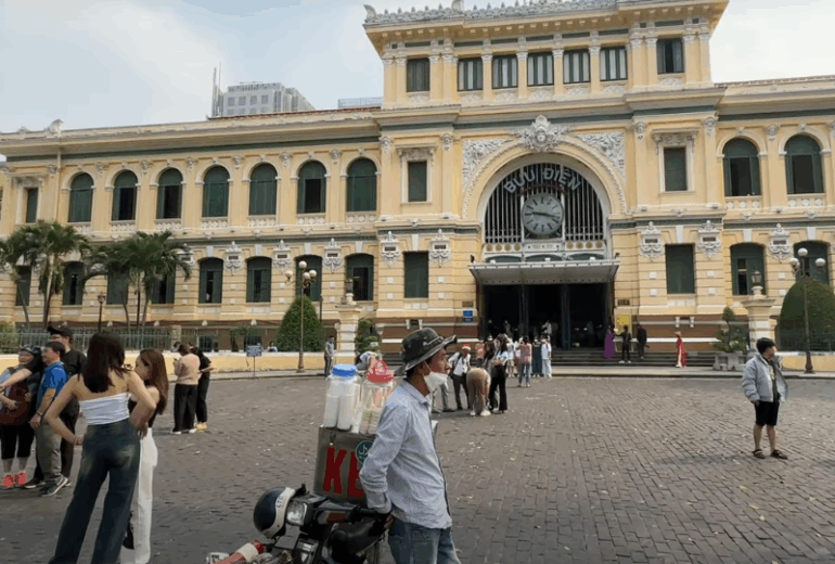 HCMC Tour – Fly to Dalat